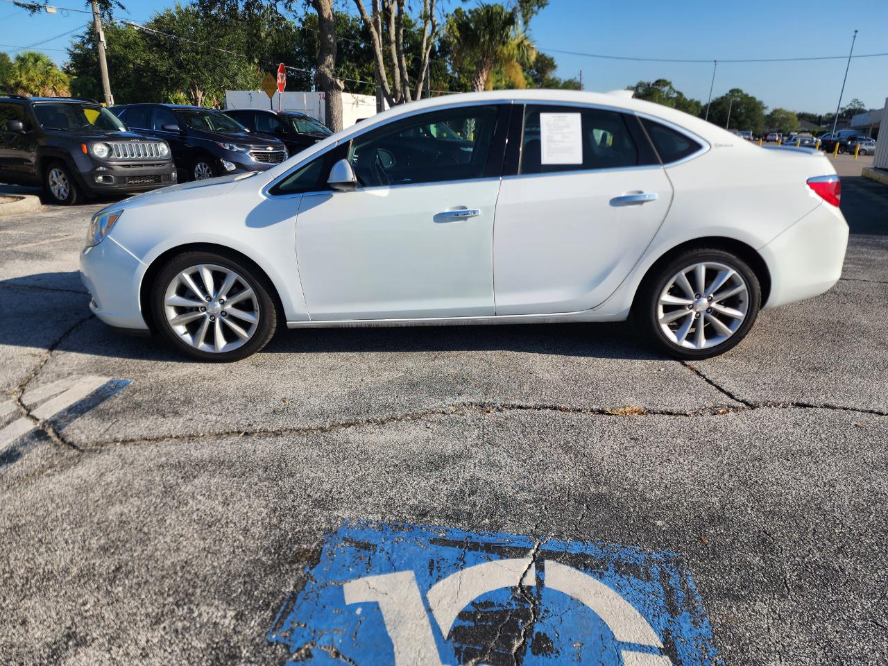 Buick Verano 4dr Sdn Leather Group 2016