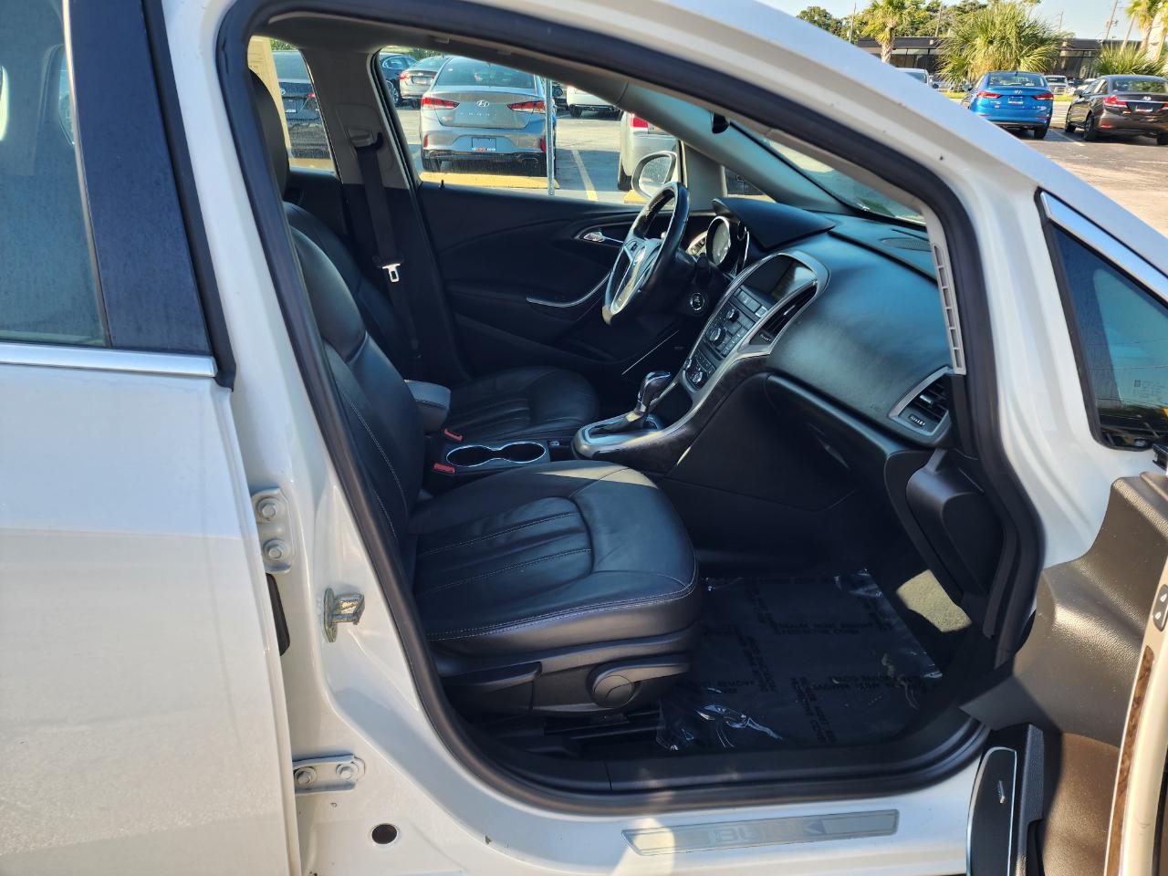 Buick Verano 4dr Sdn Leather Group 2016