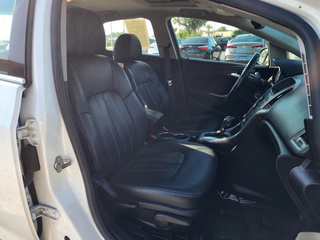 Buick Verano 4dr Sdn Leather Group 2016