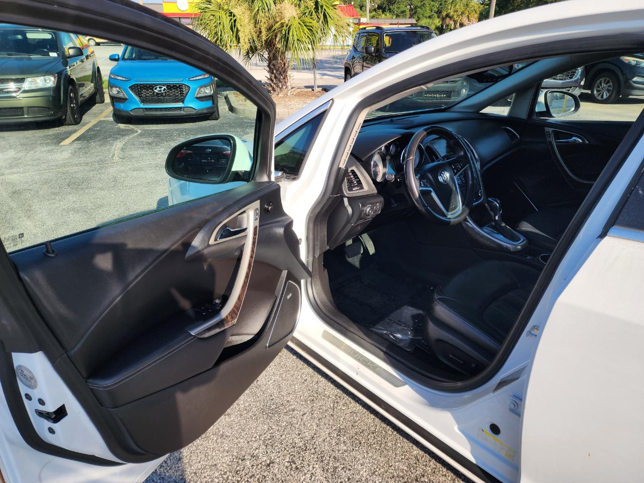 Buick Verano 4dr Sdn Leather Group 2016