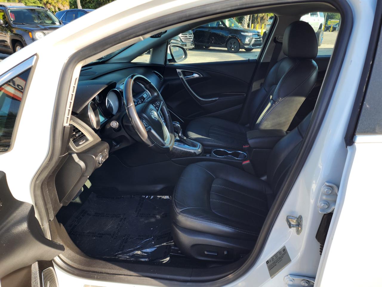 Buick Verano 4dr Sdn Leather Group 2016