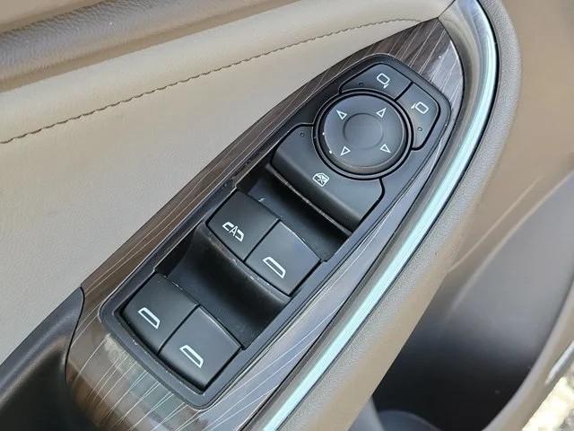 Chevrolet Malibu 4dr Sdn Premier w/2LZ 2017