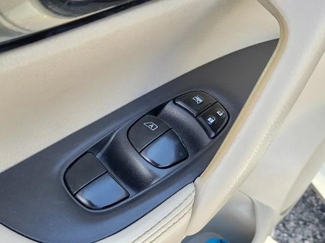 Nissan Rogue Sport FWD SL 2017