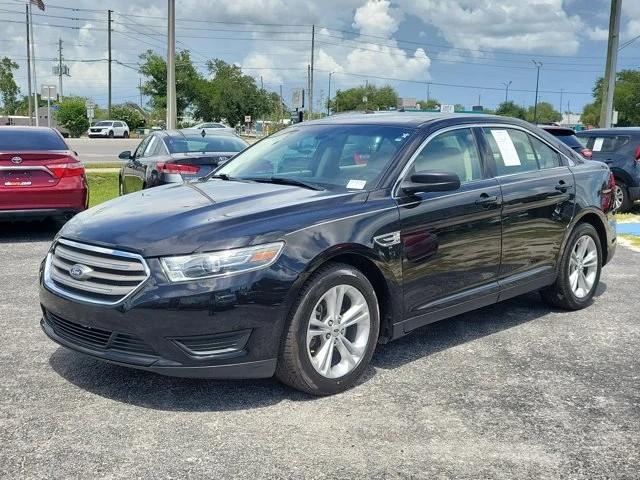 Ford Taurus SE FWD 2019