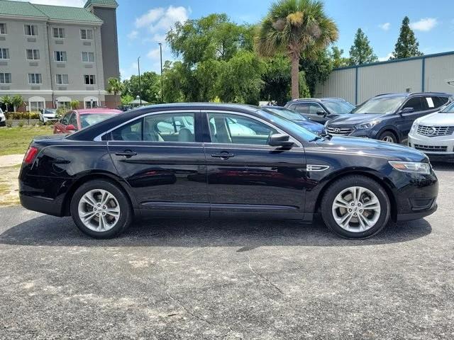 Ford Taurus SE FWD 2019