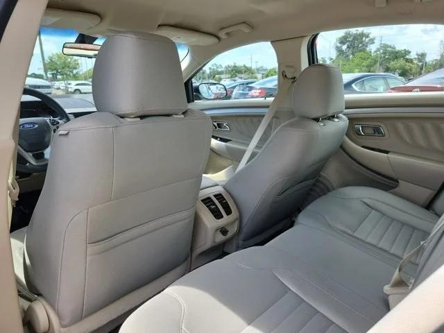 Ford Taurus SE FWD 2019