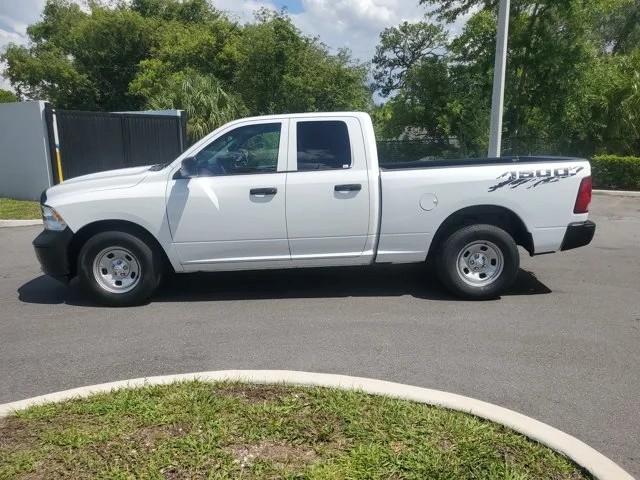 RAM 1500 Tradesman 4x2 Quad Cab 6'4" Box 2017