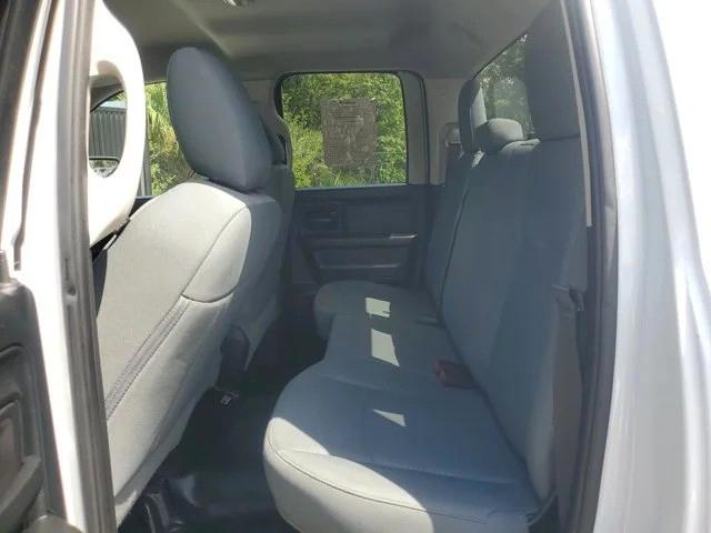 RAM 1500 Tradesman 4x2 Quad Cab 6'4" Box 2017