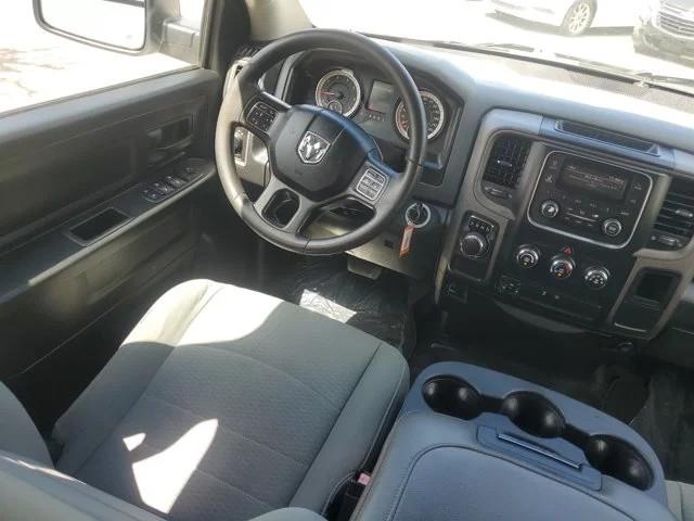 RAM 1500 Tradesman 4x2 Quad Cab 6'4" Box 2017