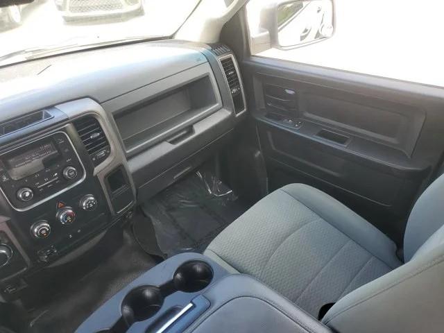 RAM 1500 Tradesman 4x2 Quad Cab 6'4" Box 2017