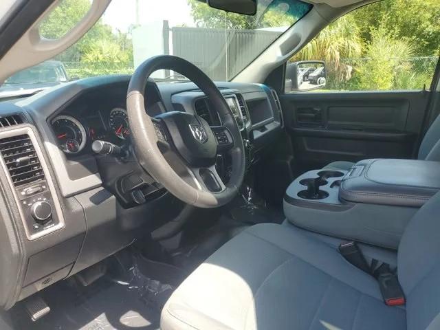 RAM 1500 Tradesman 4x2 Quad Cab 6'4" Box 2017