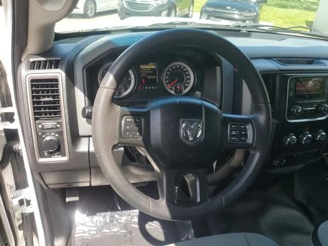RAM 1500 Tradesman 4x2 Quad Cab 6'4" Box 2017