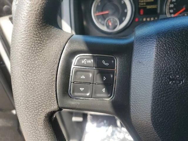 RAM 1500 Tradesman 4x2 Quad Cab 6'4" Box 2017
