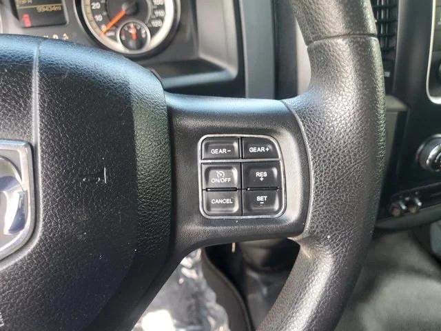 RAM 1500 Tradesman 4x2 Quad Cab 6'4" Box 2017