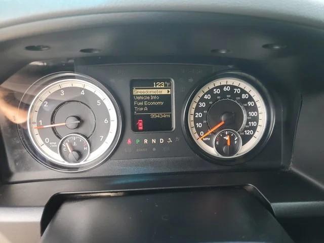 RAM 1500 Tradesman 4x2 Quad Cab 6'4" Box 2017