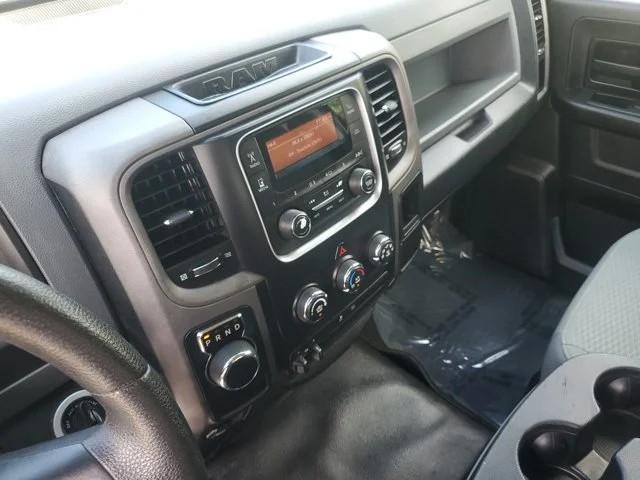 RAM 1500 Tradesman 4x2 Quad Cab 6'4" Box 2017