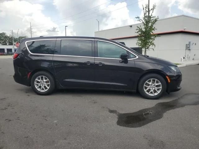 Chrysler Pacifica Touring FWD 2017