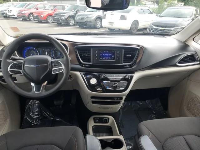 Chrysler Pacifica Touring FWD 2017