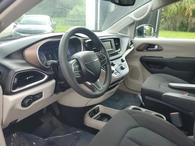 Chrysler Pacifica Touring FWD 2017