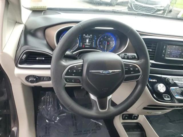 Chrysler Pacifica Touring FWD 2017