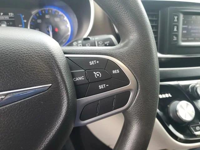 Chrysler Pacifica Touring FWD 2017