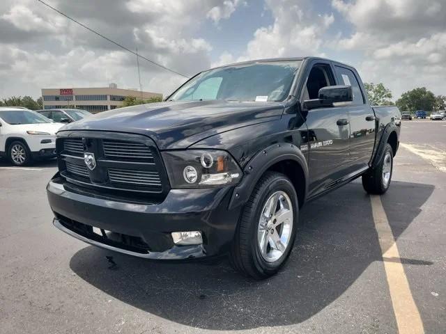 RAM 1500 2WD Crew Cab 140.5" Sport 2012