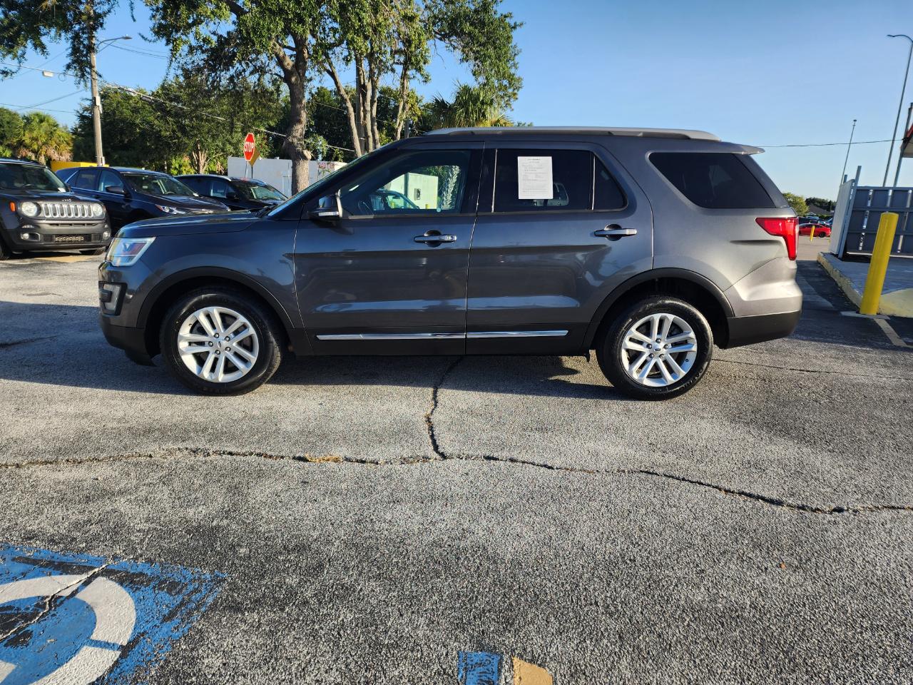 Ford Explorer XLT FWD 2017