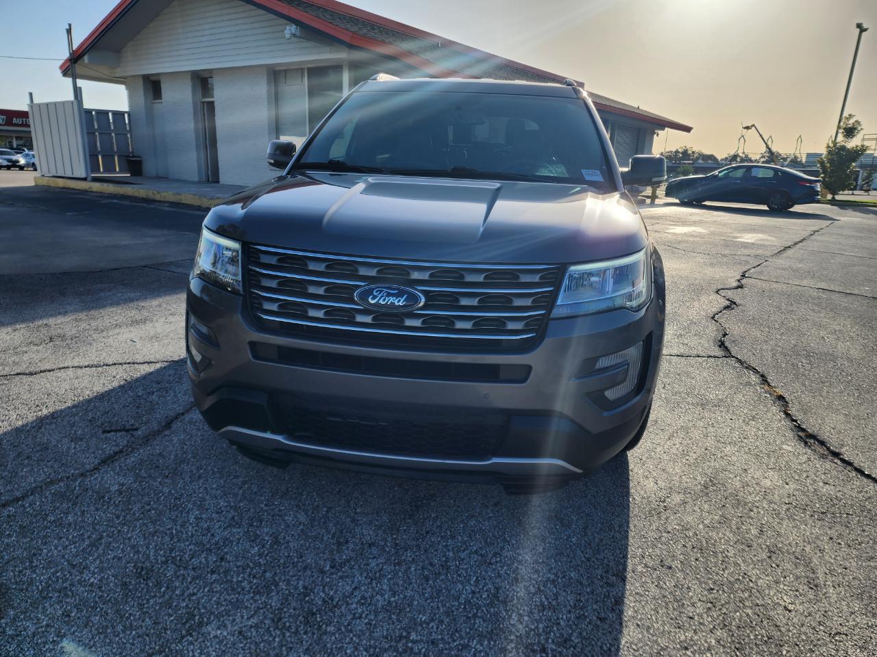 Ford Explorer XLT FWD 2017
