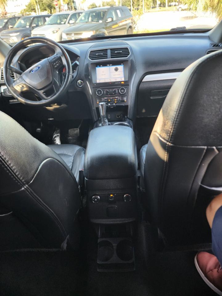 Ford Explorer XLT FWD 2017