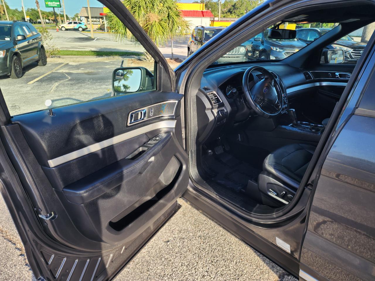 Ford Explorer XLT FWD 2017