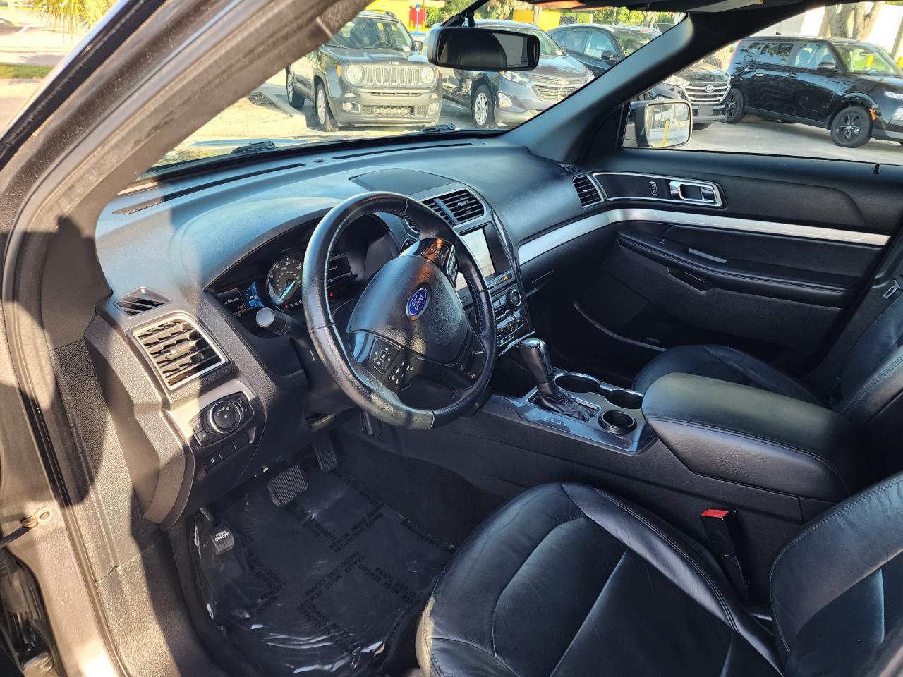 Ford Explorer XLT FWD 2017