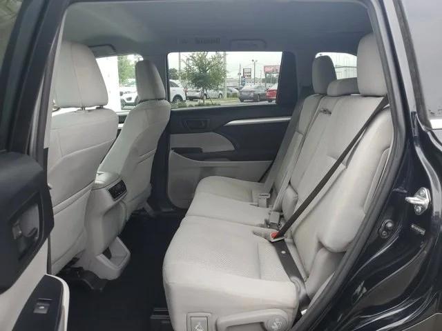 Toyota Highlander FWD 4dr I4 LE (Natl) 2014