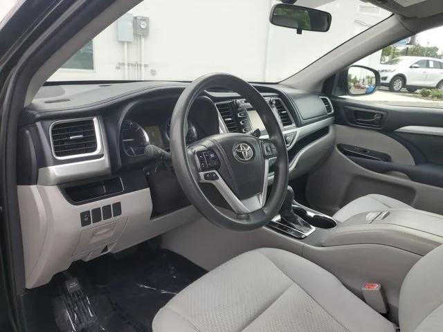 Toyota Highlander FWD 4dr I4 LE (Natl) 2014