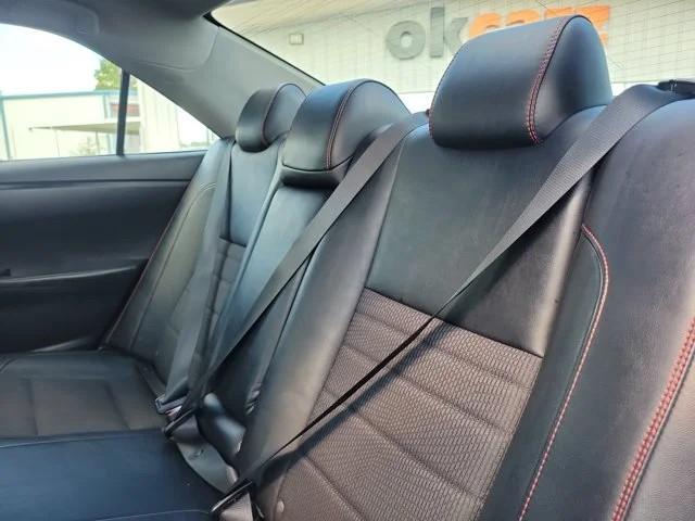Toyota Camry 4dr Sdn I4 Auto SE w/Special Edition Pkg (Natl) 2016