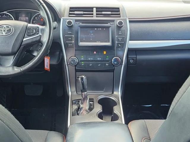 Toyota Camry 4dr Sdn I4 Auto SE w/Special Edition Pkg (Natl) 2016