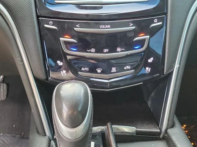 Cadillac XTS 4dr Sdn Luxury FWD 2019