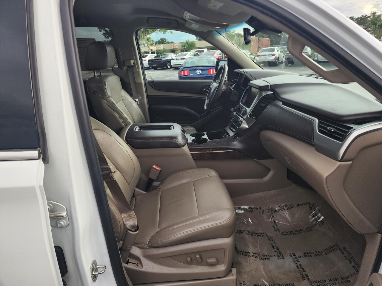 Chevrolet Suburban 2WD 4dr LT 2015