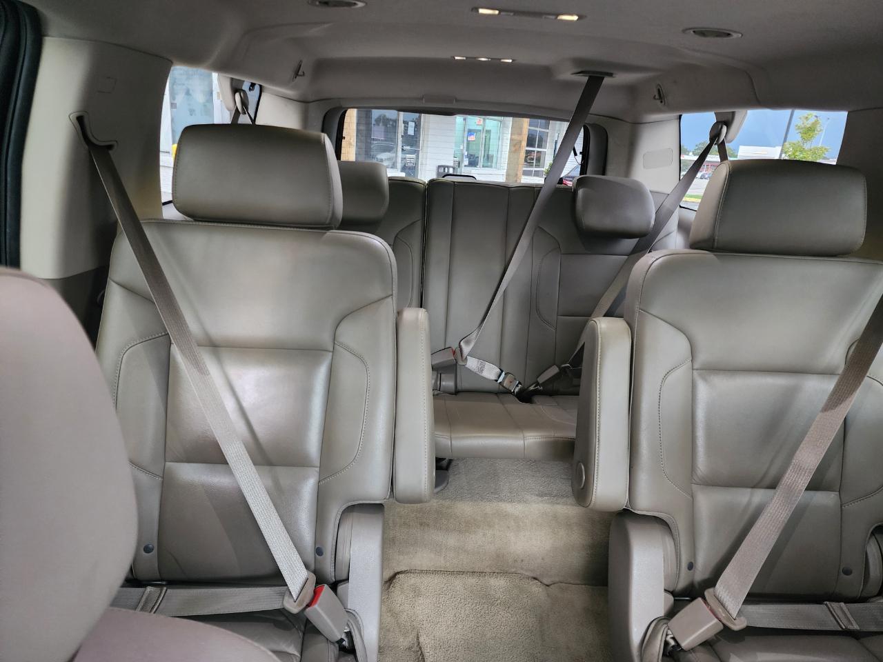 Chevrolet Suburban 2WD 4dr LT 2015