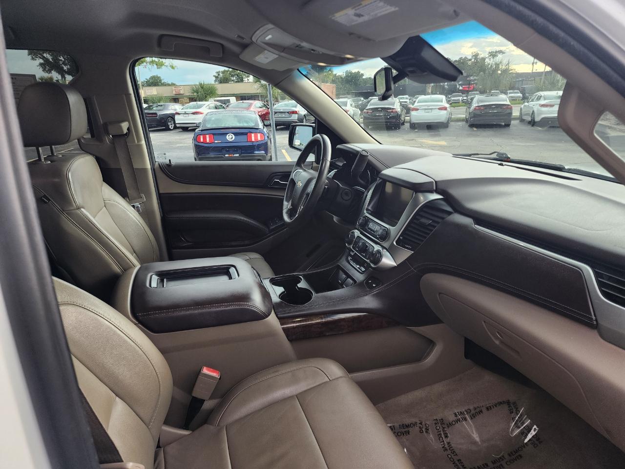 Chevrolet Suburban 2WD 4dr LT 2015