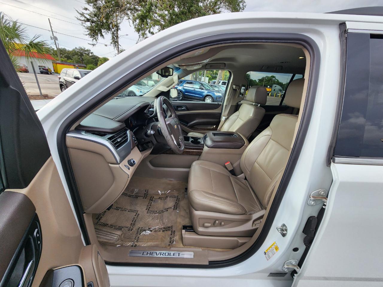 Chevrolet Suburban 2WD 4dr LT 2015