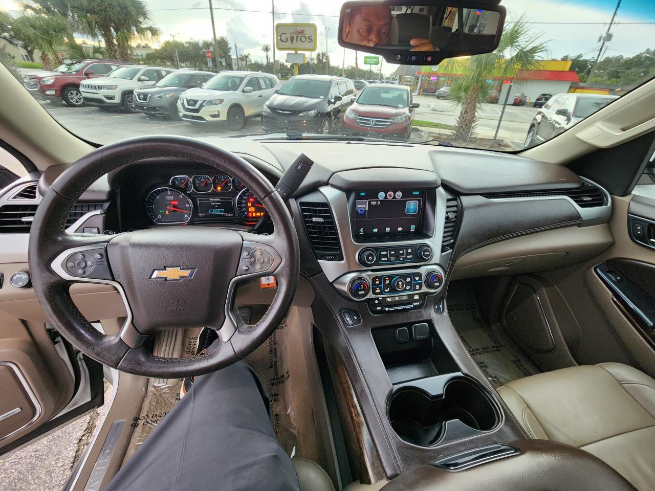 Chevrolet Suburban 2WD 4dr LT 2015