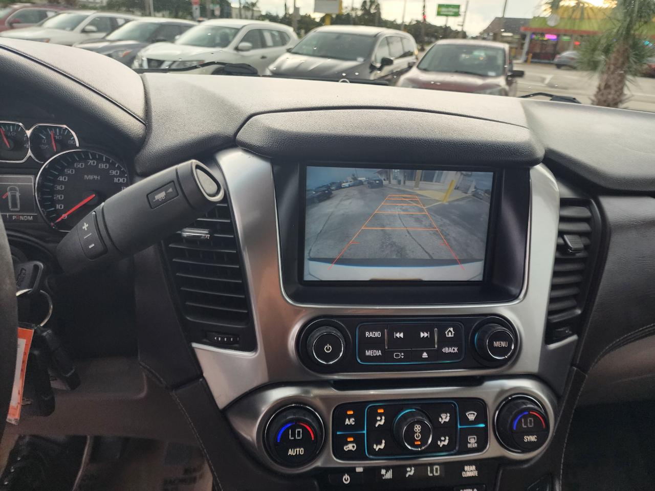 Chevrolet Suburban 2WD 4dr LT 2015