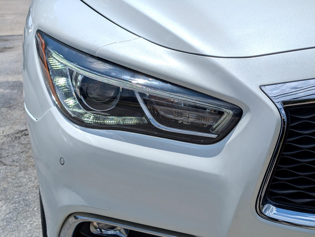 2018 Infiniti QX60 Base photo 3