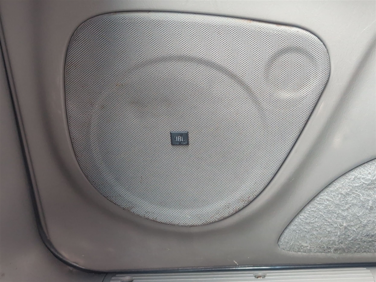 2006 Toyota Sequoia SR5 photo 17