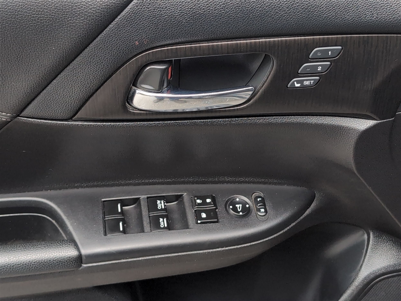 2015 Honda Accord EX-L V6 photo 36