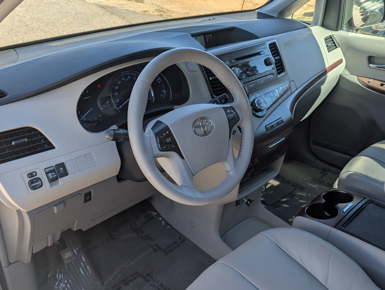 Toyota Sienna  2013 Toyota Sienna  2013