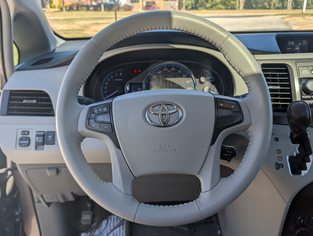 Toyota Sienna  2013 Toyota Sienna  2013