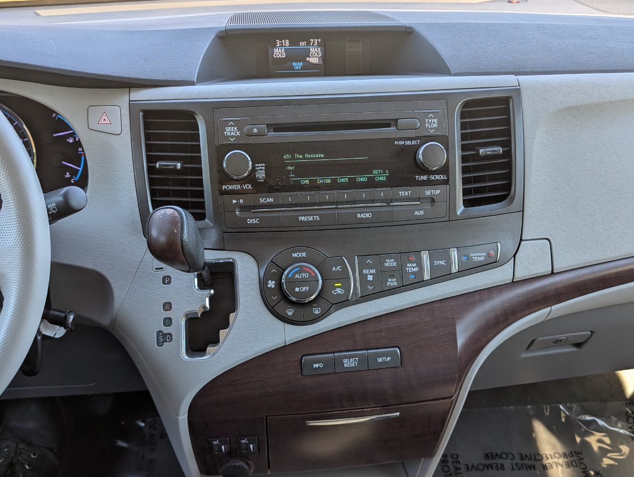 Toyota Sienna  2013 Toyota Sienna  2013