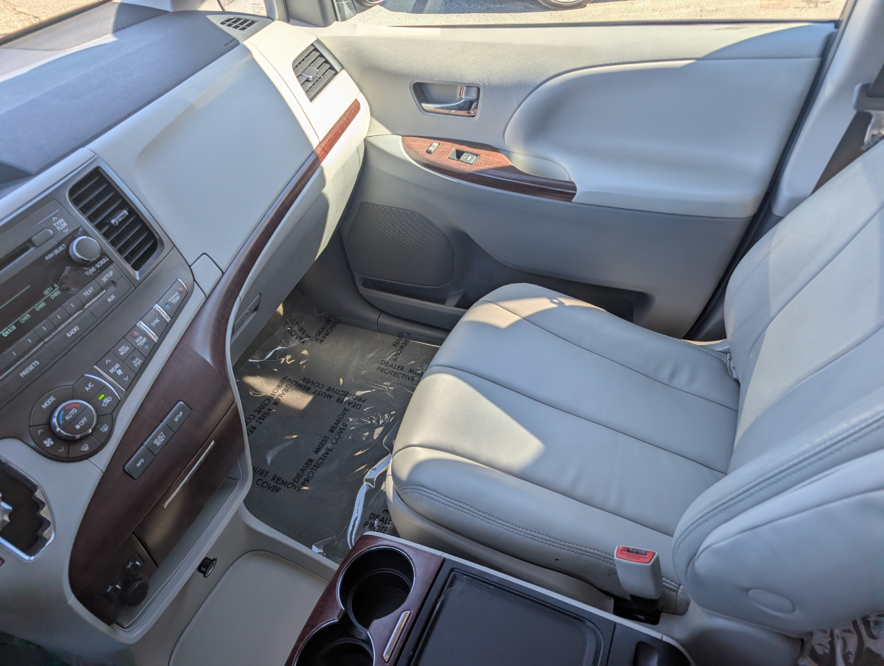 Toyota Sienna  2013 Toyota Sienna  2013