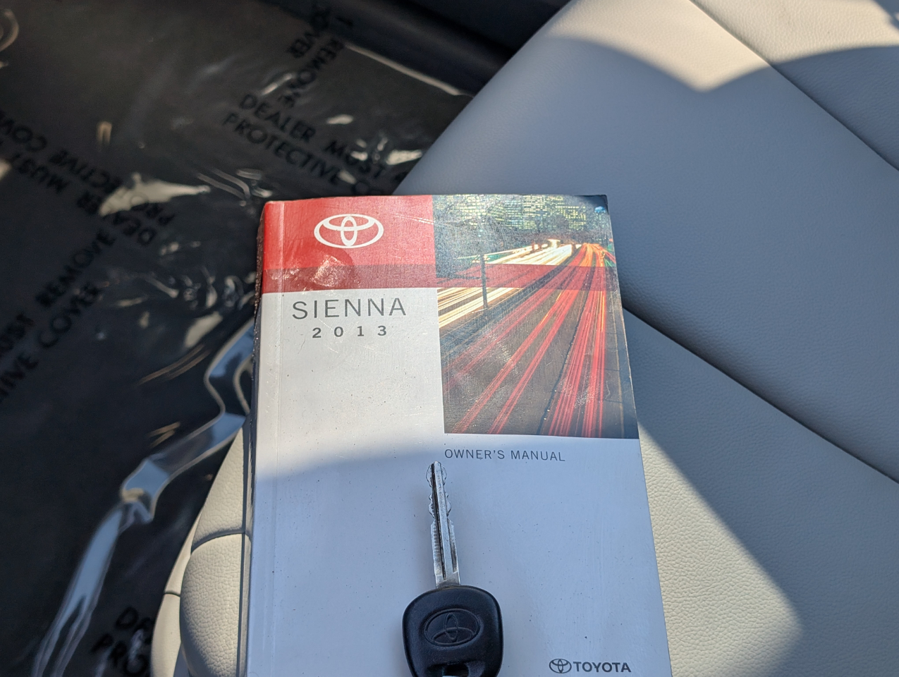 Toyota Sienna  2013 Toyota Sienna  2013